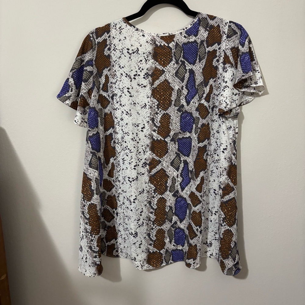 Buddy Love Women Avril Flutter Sleeve Top Snake‎ Print - Picture 4 of 5